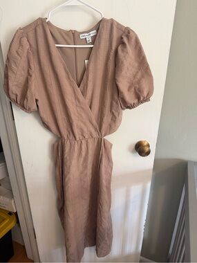NWT Midi Cutout Wrap Dress in Blush Tan
